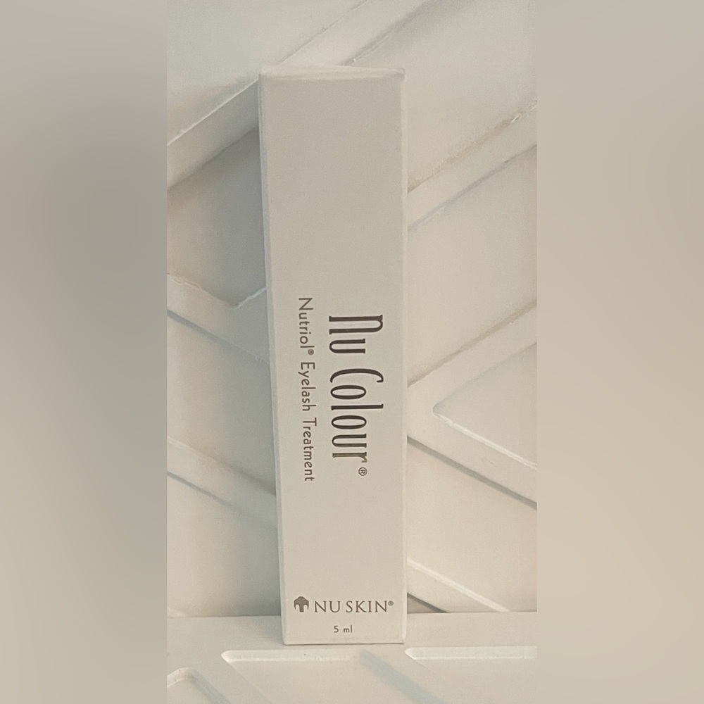 Nu Skin Nu Colour Eyelash Treatment
New and sealed in the box.